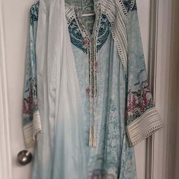 Pakistani designer Farah Talib Aziz luxe silk 2 pc in medium - Picture 6 of 8